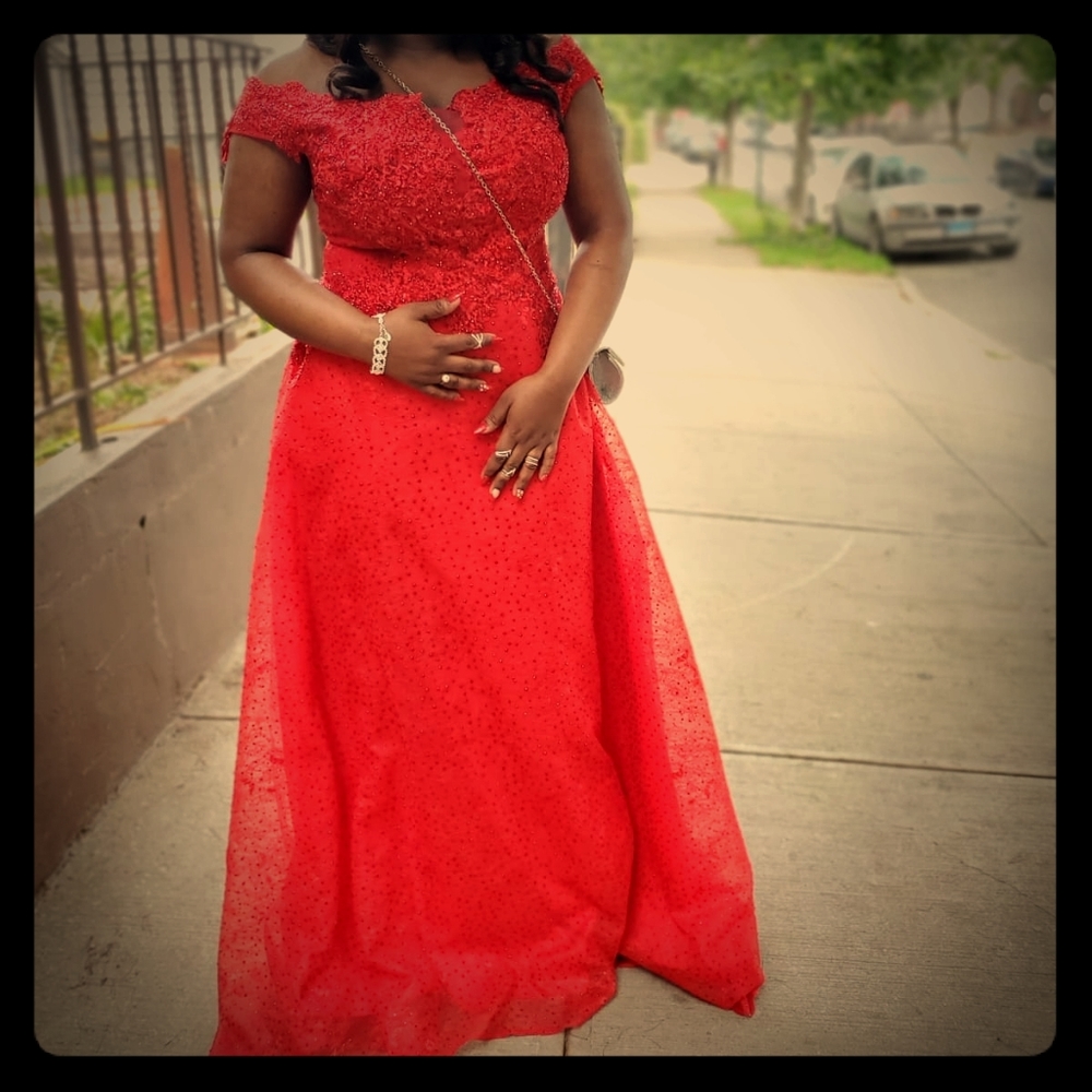 Red Elegant Dress(prom, weddings, parties, etc.)